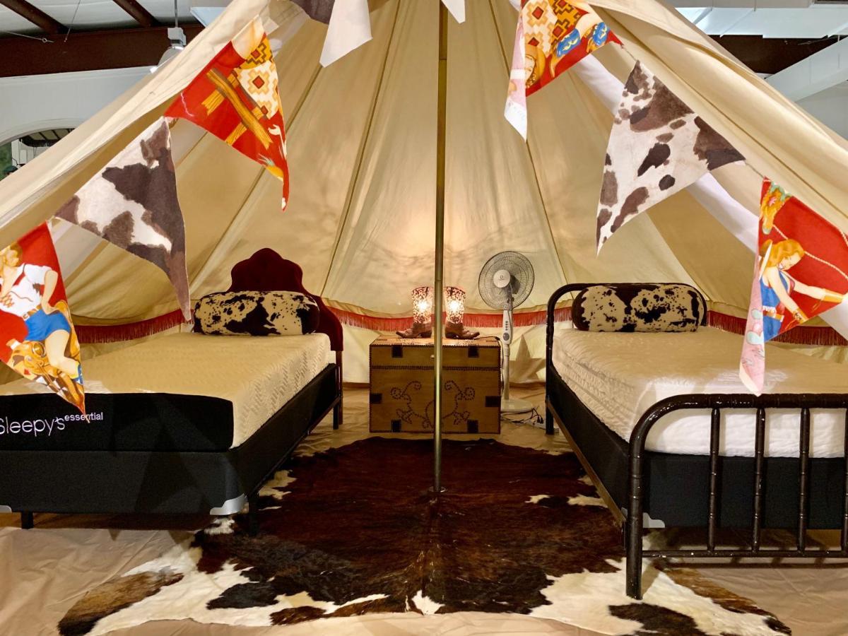 Lone Star Glamp Inn Warrenton Exterior foto